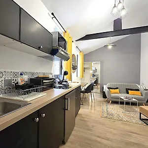 https://sublime-cocon-pour-deux-hypercentre-de-proche-place-nationale.midi-pyreneeshotels.com